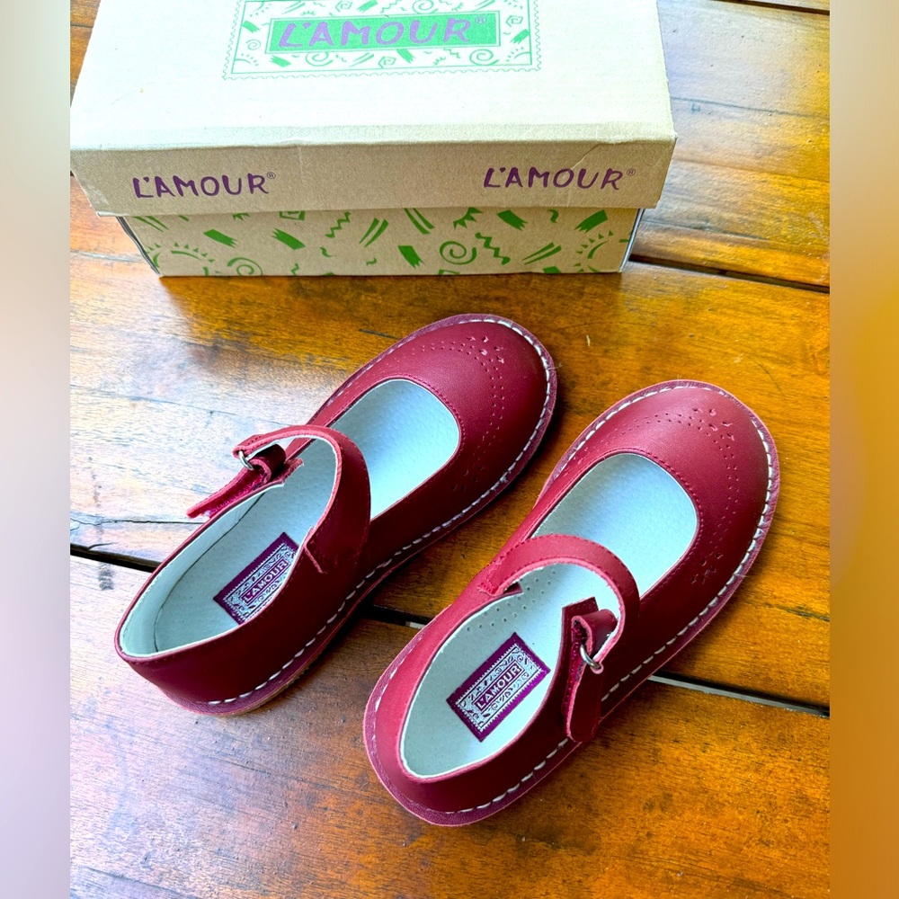 L’Amour red Mary Jane shoes! New in Box. Size 1.